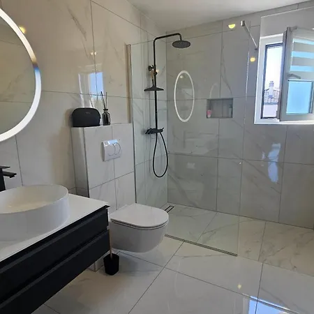 Penthouse Luna Panorama View Lägenhet Malinska